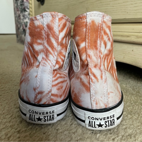 Orange Converse Chuck Taylor All Stars - Picture 5 of 9